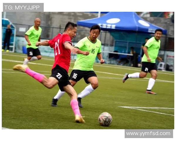 足球明星跨界挑战排球运动高清图片展示与精彩瞬间回顾